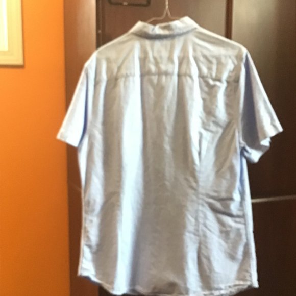 Aeropostale Light Blue Cotton button down shirt (M) - Picture 4 of 4